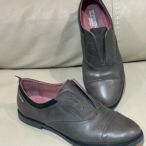 Pikolinos Pyrgos Laceless Oxford  leather slip-on shoe for women